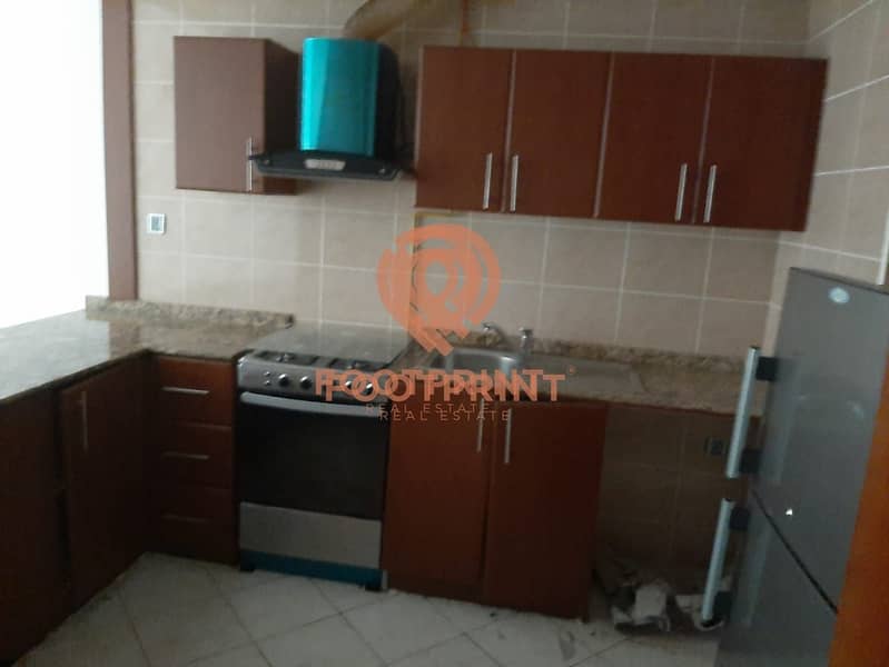 8 Equipped kitchen 1 bedroom, Marina Pinnacle, Chiller Free