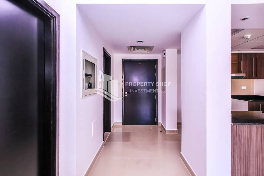 5 1-bedroom-apartment-abu-dhabi-al-reef-downtown-foyer. JPG