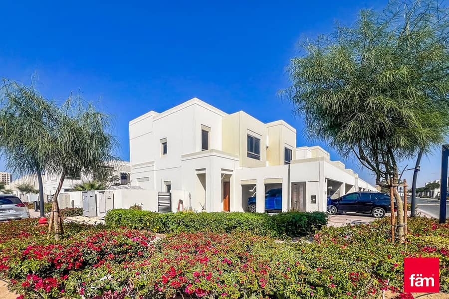 Single Row 4 Bedroom family Villa