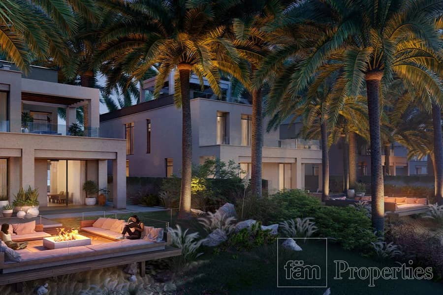 Garden Oasis Villa: 5 Beds-Squash Court Luxury