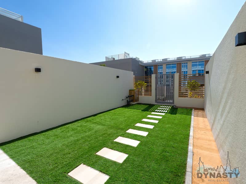 BACKYARD 2. jpg BACKYARD 2. jpg