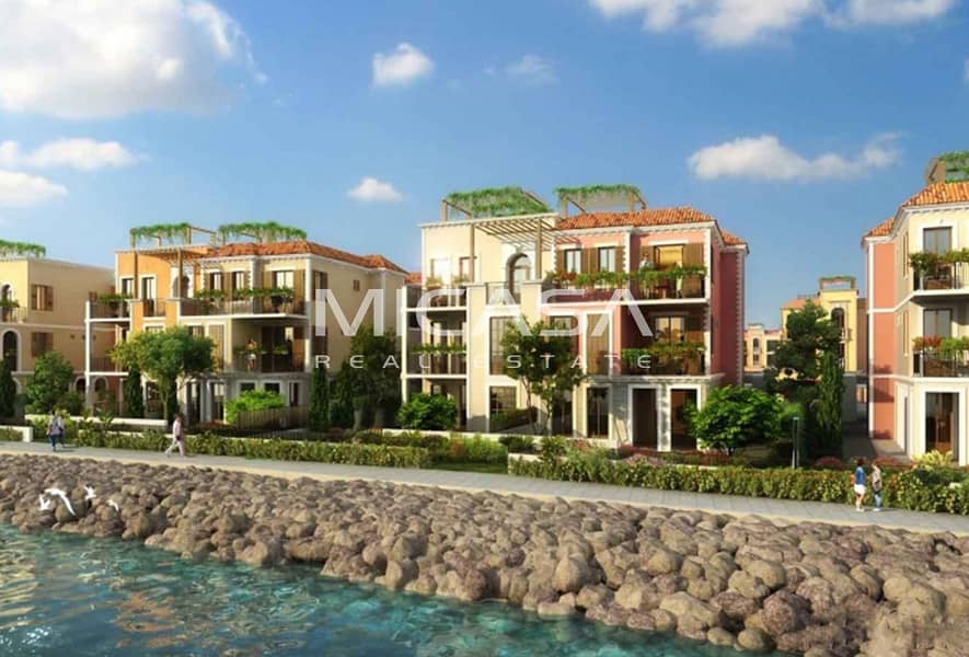 6 Miraculous Waterfront living. || Full of Natural Light. || Spacious Townhouse.