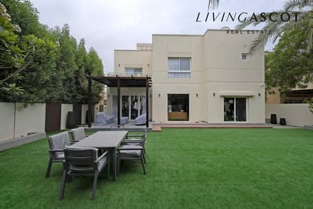 4 Bedroom Villa for Sale in The Meadows, Dubai - Furnished | Upgraded |Vacant on transfer