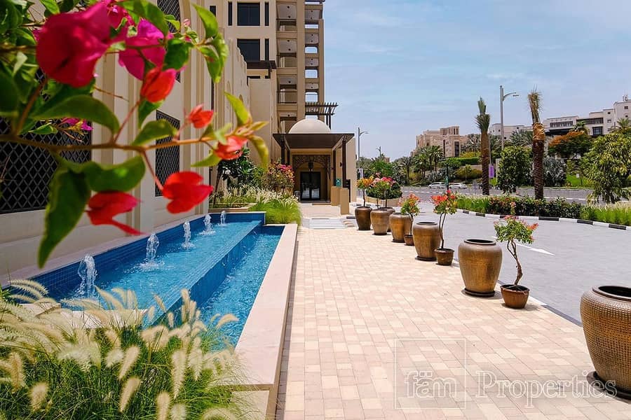 1BR | with Balcony | Captivating View