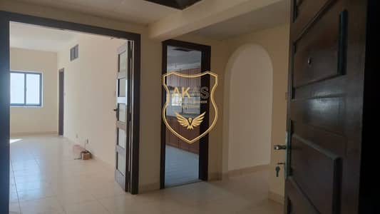 3 Bedroom Apartment for Rent in Rolla Area, Sharjah - 3bhk with baconys  cemtral ac central gas just in 30k