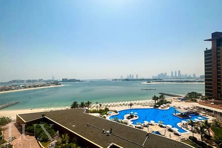 1 Bedroom Apartment for Sale in Palm Jumeirah, Dubai - Vacant | Tastefully Furnished | Full Sea Views