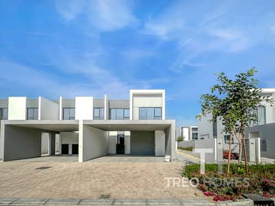 4 Bedroom Townhouse for Rent in Dubailand, Dubai - Back to Back | La Rosa | Corner Unit