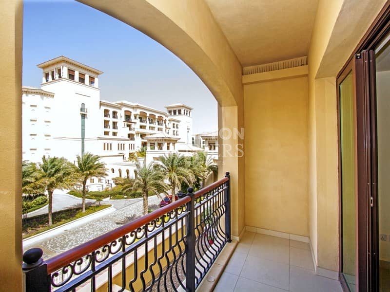Luxurious | Beach Access | Balcony | Vacant