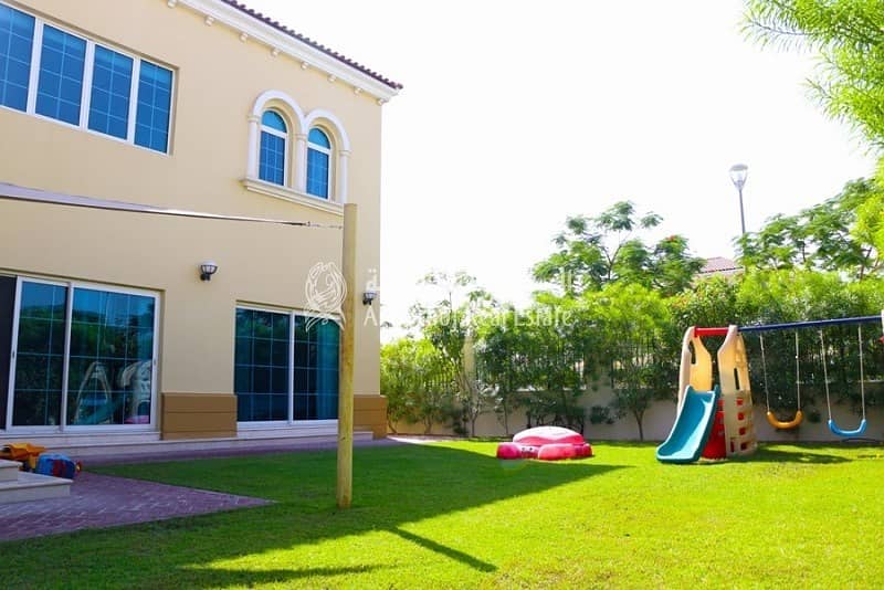 Fabulous 4 Bedroom with Maids Legacy Villa at Jumeirah Park