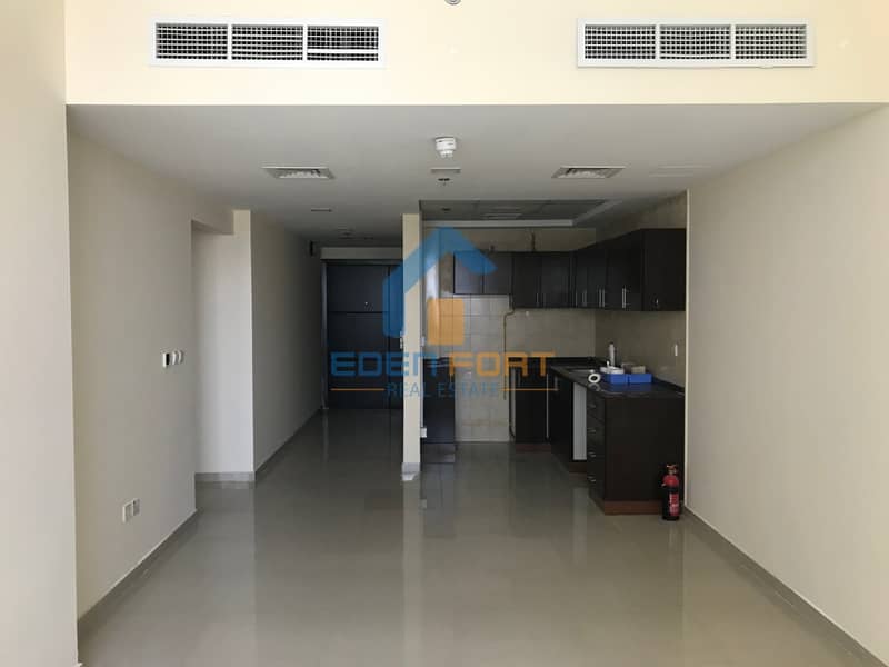 Well maintaned one bedroom unfurnished flat Well maintaned one bedroom unfurnished flat