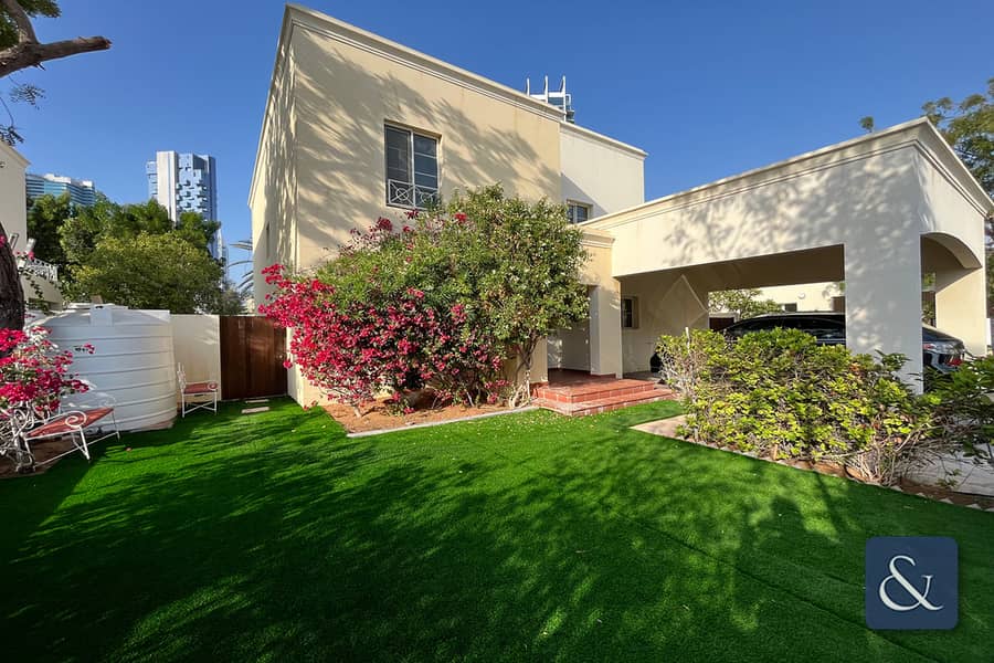 Vacant | Private Pool | Close Park & Lake Vacant | Private Pool | Close Park & Lake