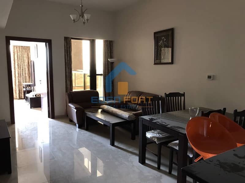 Spacious fully furnished vacant apartment