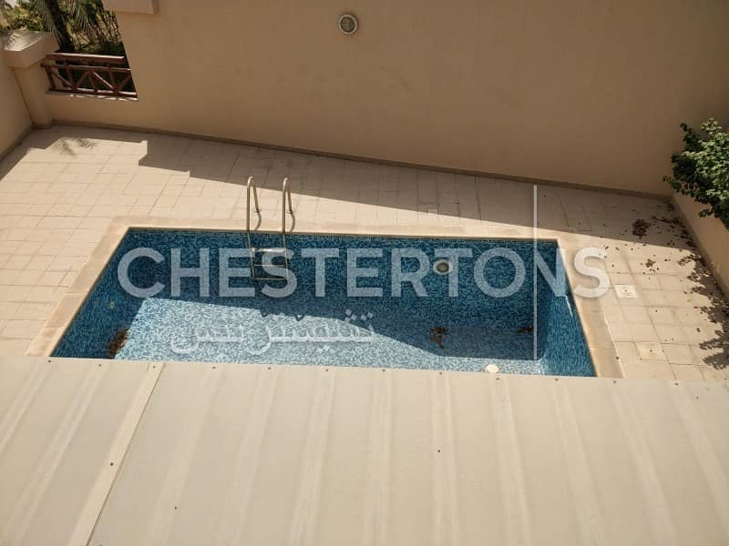 Villa with Private Pool I Great Condition