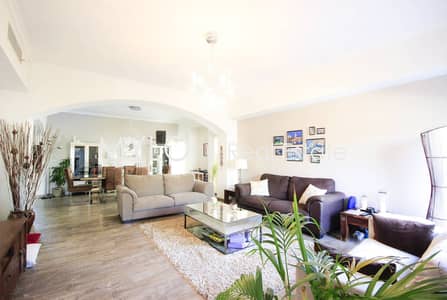 Fully upgraded | 4 bed T2 | Corner plot Fully upgraded | 4 bed T2 | Corner plot
