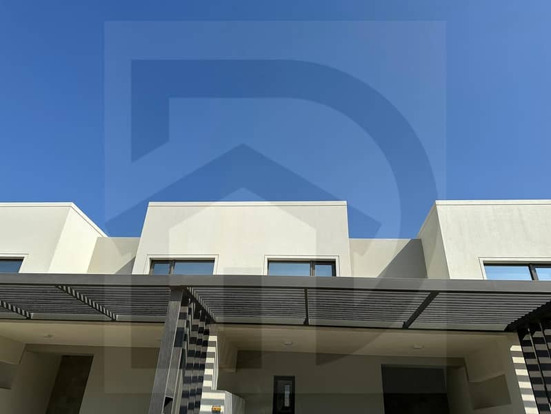 Exclusive 3Br Plus Maid !! Motivated Seller !! Near to Pool and park!!