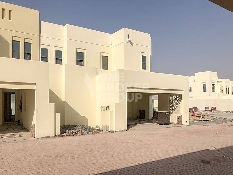 READY VILLA|On Park|4 BR plus Maid and Study READY VILLA|On Park|4 BR plus Maid and Study