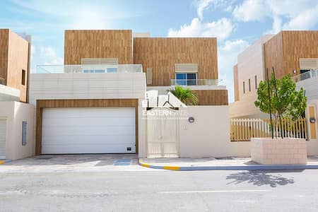 5 Bedroom Villa for Sale in The Marina, Abu Dhabi - Property 5 Bedroom Villa for Sale in The Marina, Abu Dhabi - Property