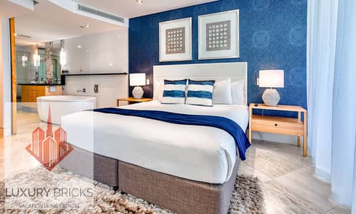 استوديو  للايجار في برشا هايتس (تيكوم)، دبي - mooloolaba-luxury-accommodation-two-bedroom-suites-master-bedroom. jpg