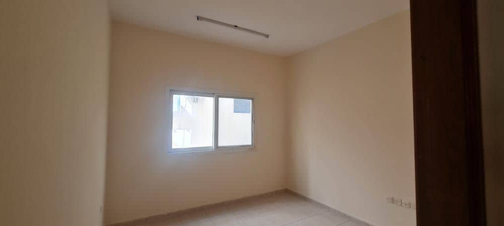 شقة في بوطينة 1 غرفة 20000 درهم - 8364596
