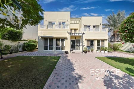 4 Bedroom Villa for Sale in The Meadows, Dubai - Upgraded In Parts And Extended Type 6
