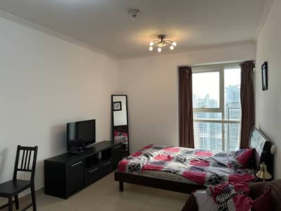 NEAR METRO | studio | fully furnished | vacant