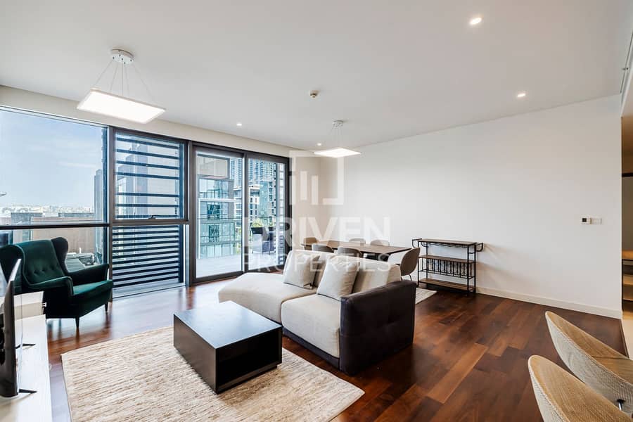 Modern and Bright Unit | Well Maintained