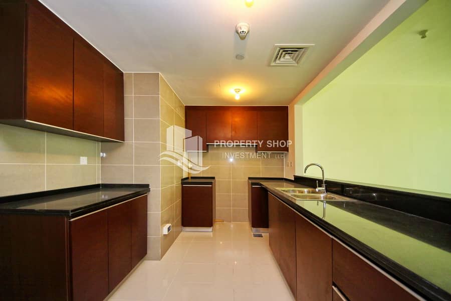5 1-bedroom-abu-dhabi-apartment-al-reem-island-marina-square-al-maha-tower-kitchen. JPG