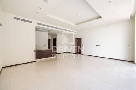 1 Bedroom Flat for Rent in Palm Jumeirah, Dubai - Large Layout w/ Beach Access | Near Mall