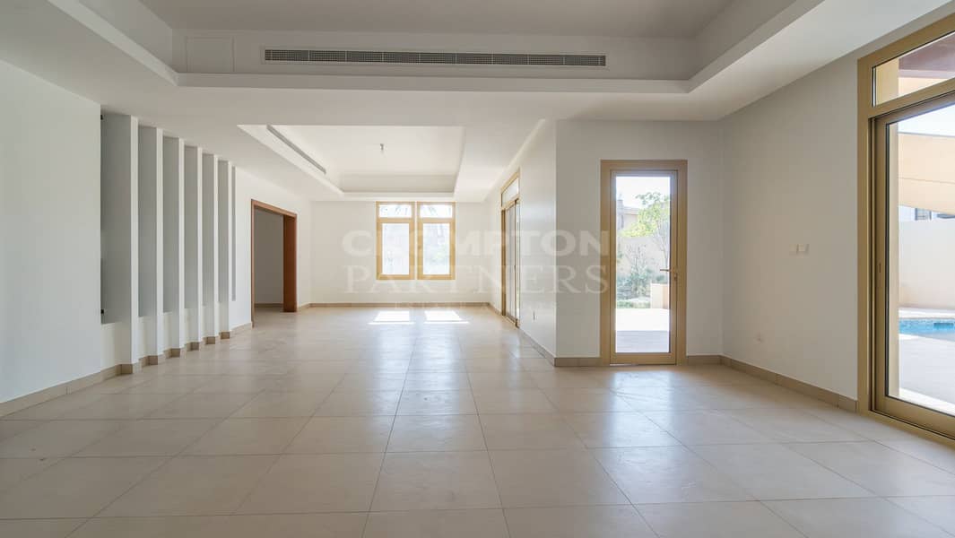 Spacious | With Swimming Pool | Vacant