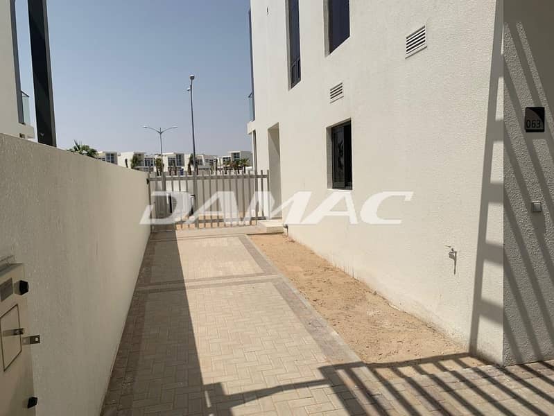 11 Brand New Townhouse located in Akoya Oxygen