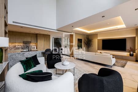 3 Bedroom Villa for Sale in Jumeirah, Dubai - Luxurious | Fully Furnished | 3-BR Villa