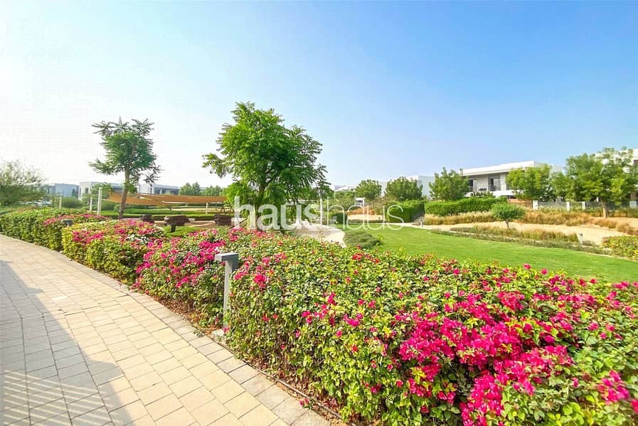 Huge Plot | Pool and Park | High Rent