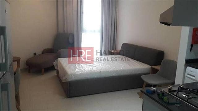 Spacious Studio with Pool View | Ready Living