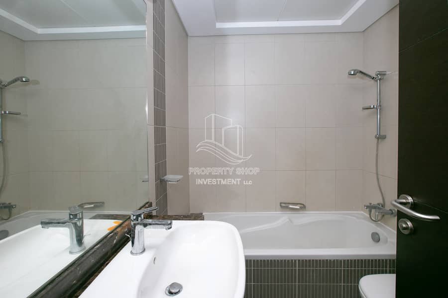 12 1-bedroom-apartment-al-reem-island-shams-abu-dhabi-mangrove-place-master-bathroom (2). jpg