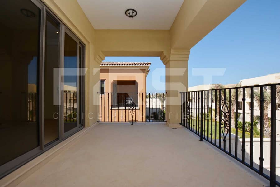 10 Internal Photo of 4 Bedroom Villa in Saadiyat Beach Villas Saadiyat Island Abu Dhabi UAE (24). jpg