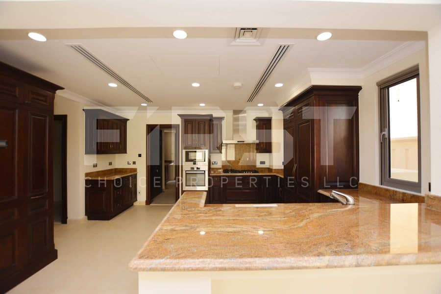 14 Internal Photo of 4 Bedroom Villa in Saadiyat Beach Villas Saadiyat Island Abu Dhabi UAE (12). jpg