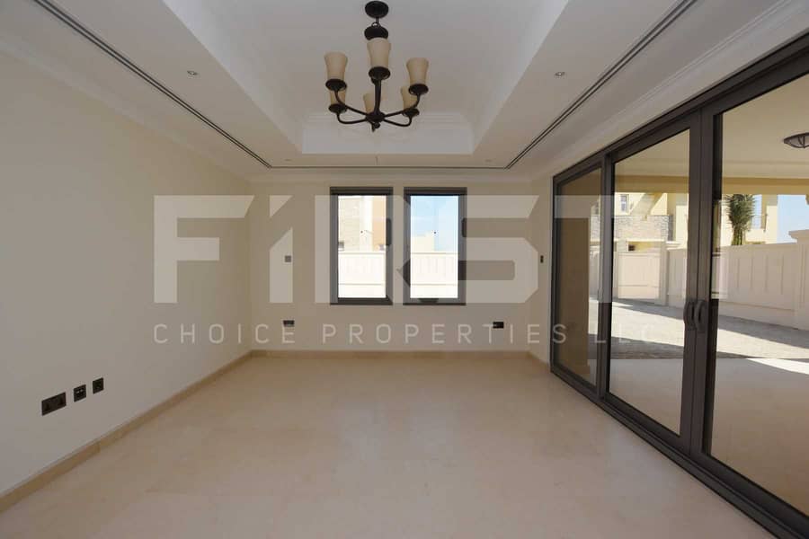 15 Internal Photo of 4 Bedroom Villa in Saadiyat Beach Villas Saadiyat Island Abu Dhabi UAE (9). jpg
