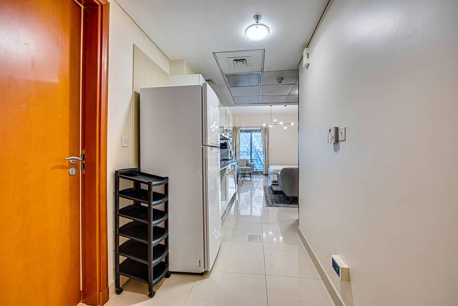 DIFC Studio apartment in Park Tower B - Image 13