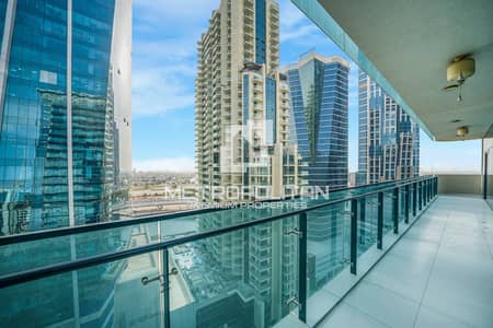 3 Bedroom Apartment for Sale in Business Bay, Dubai - Distress Deal I High Floor I Spacious Balcony | Hot Deal | Tenanted