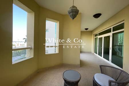 2 Bedroom Flat for Rent in Palm Jumeirah, Dubai - Unfurnished | Partial Sea View | E Type