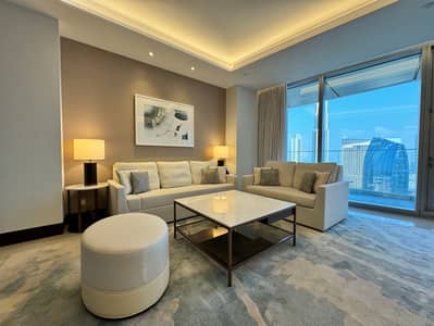 2 Bedroom Flat for Rent in Downtown Dubai, Dubai - Living room