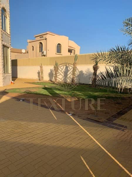 ** Great 5 bed family villa in al Barsha 2 for Rent *