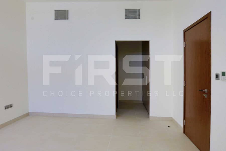 21 Internal Photo of 5 Bedroom Villa in West Yas Yas Island Abu Dhabi UAE (32). jpg
