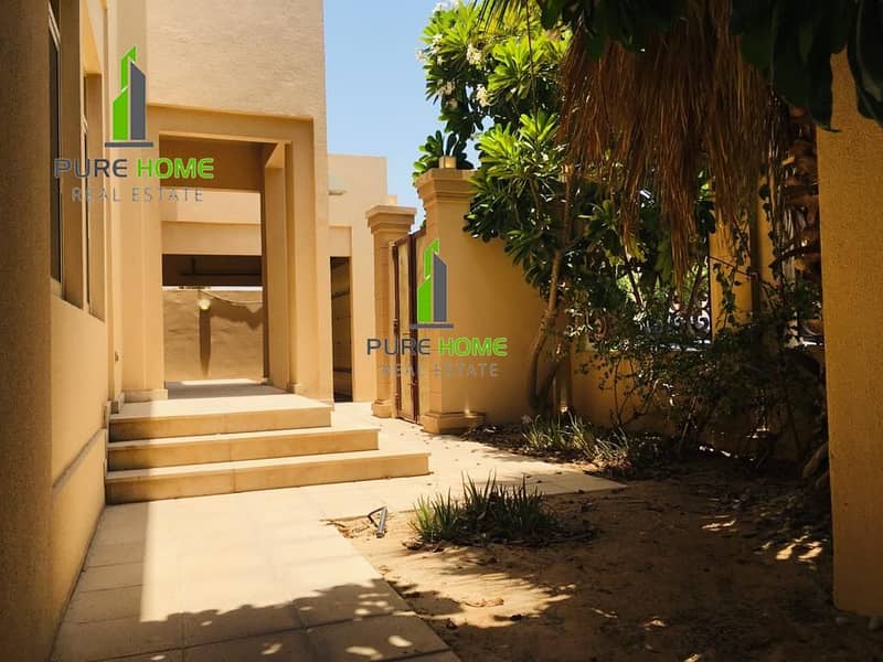 15 Hot Deal | Luxury and Spacious 4 Bedrooms Villa Ready for Rent | Hurry up Now