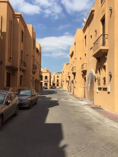 Studio for Rent in Al Gurm, Abu Dhabi - studio for rent in compound bathroom kitchen al curm Studio for Rent in Al Gurm, Abu Dhabi - studio for rent in compound bathroom kitchen al curm
