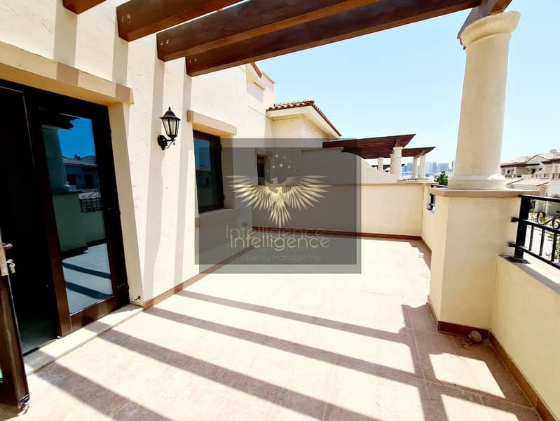 3 Ideal Investment! Exclusive Villa with Maid`s Room