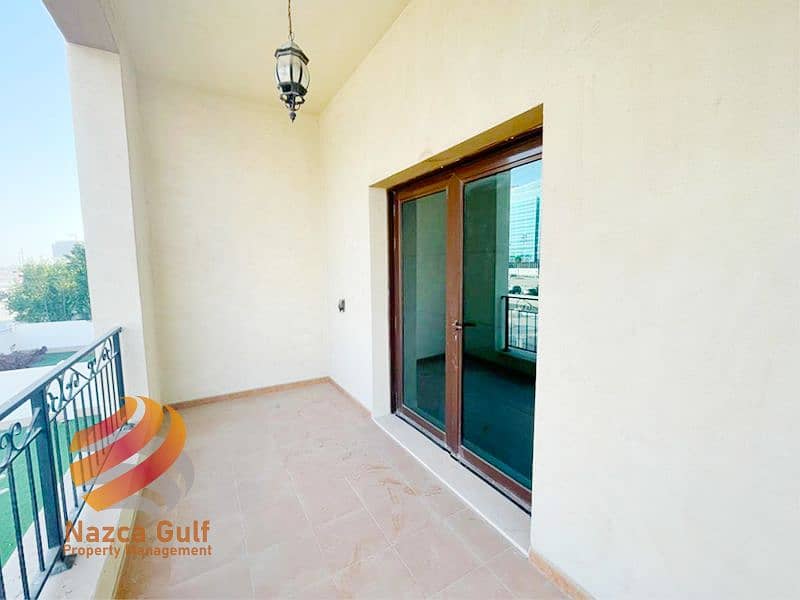 4 Sophisticated 3 Bed Villa with Big Patio & Maids Room