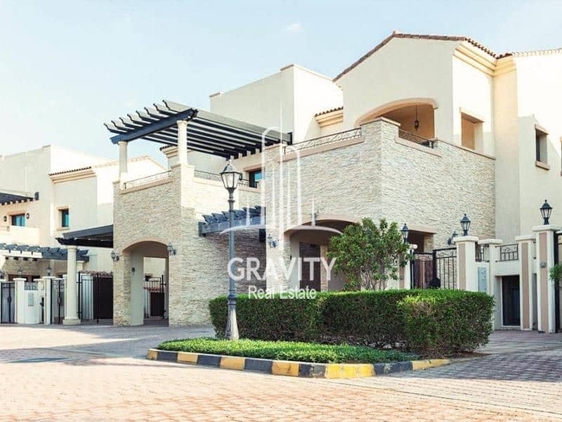 3 Own this Luxurious Upgraded 5Br Villa
