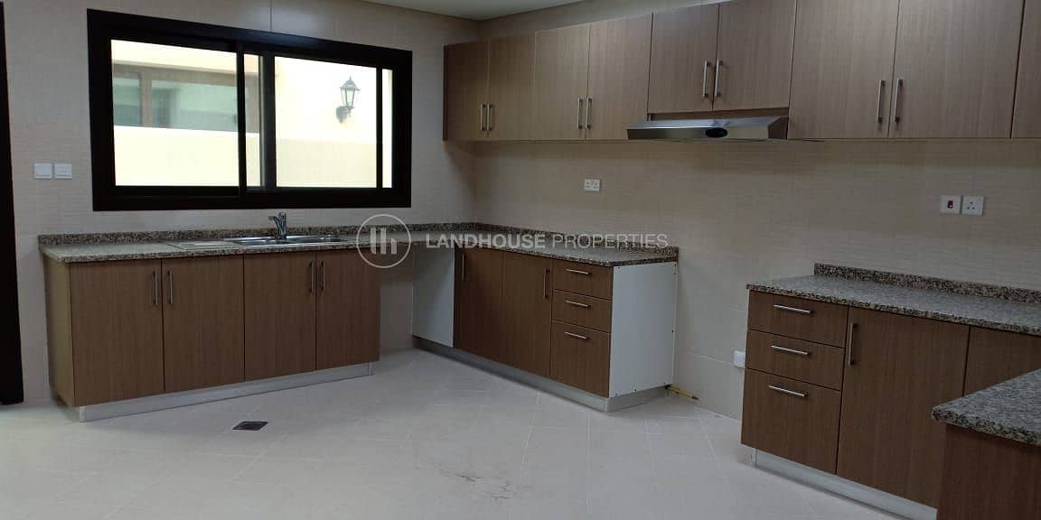5 Corner 3 BHK Townhouse with Maid's Room