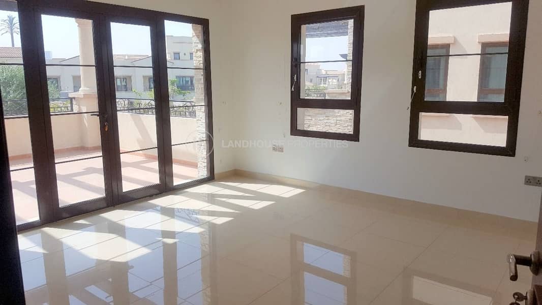 12 Corner 3 BHK Townhouse with Maid's Room